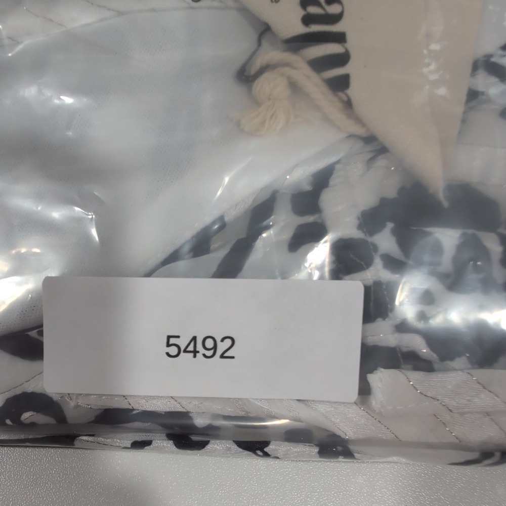 Savanna Jane Womens 1X Black White Floral Damask Metallic Halter Top New - Picture 10 of 10